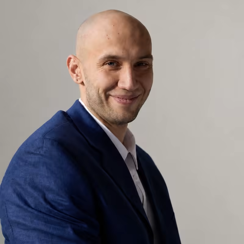 Сергей, мастер по укладке паркета